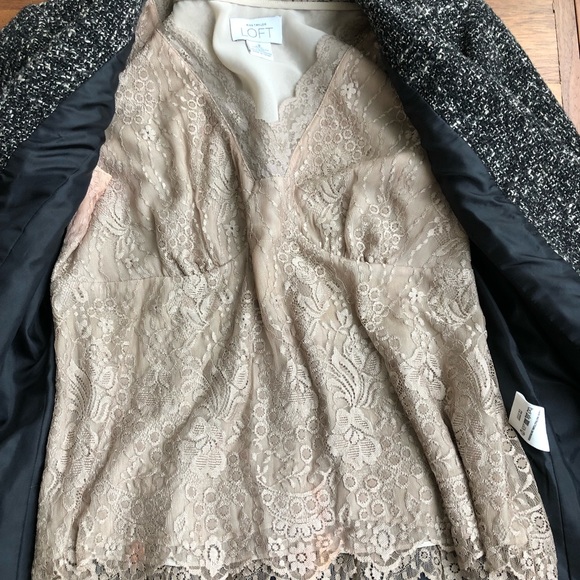 Beautiful DKNY lace skirt suit 8/10 - Picture 3 of 14